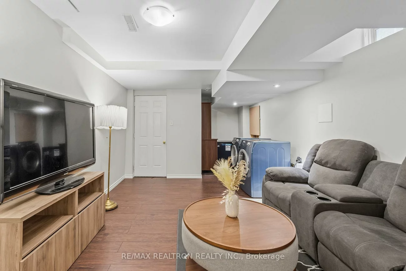 41, Wallwark, Bayview Northeast, Aurora