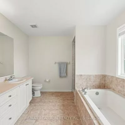 41, Wallwark, Bayview Northeast, Aurora