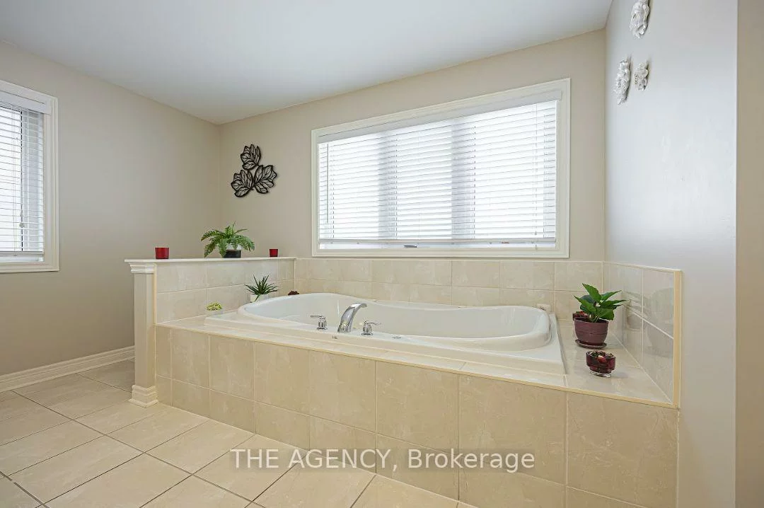 48, Tonner, Bayview Northeast, Aurora