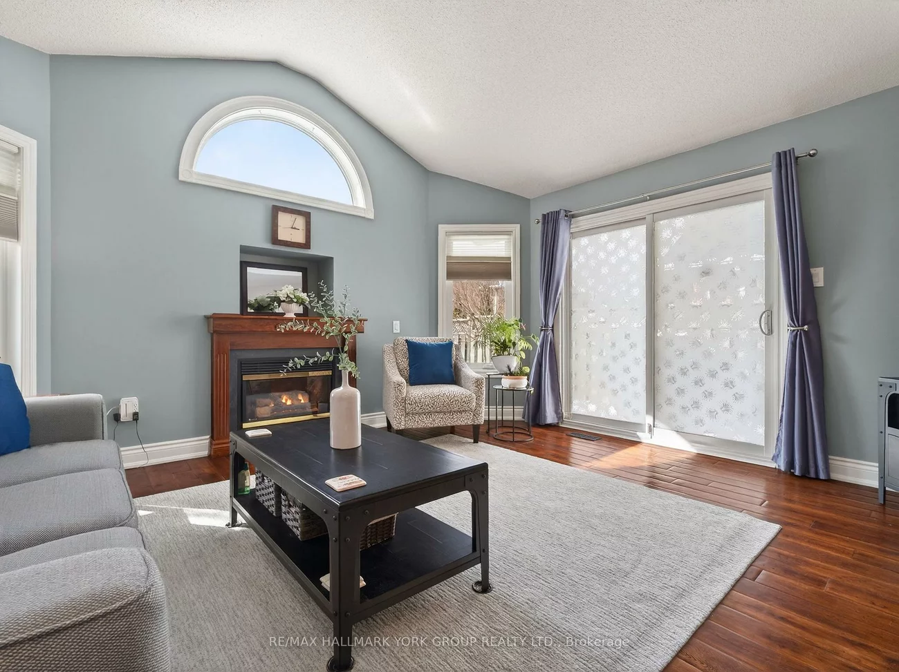 18, Rush, Bayview Wellington, Aurora