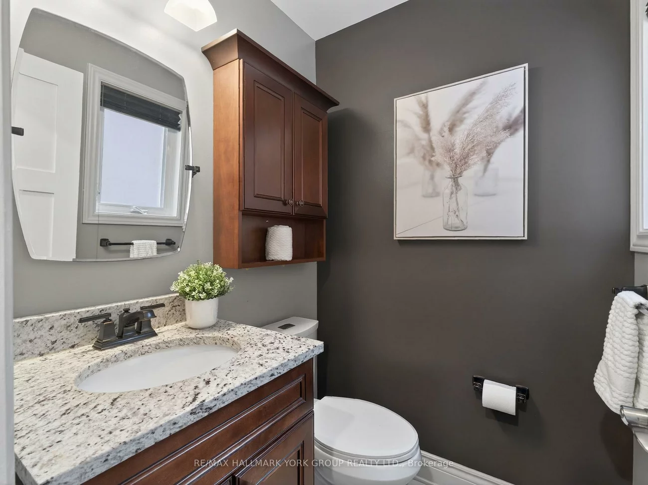 18, Rush, Bayview Wellington, Aurora