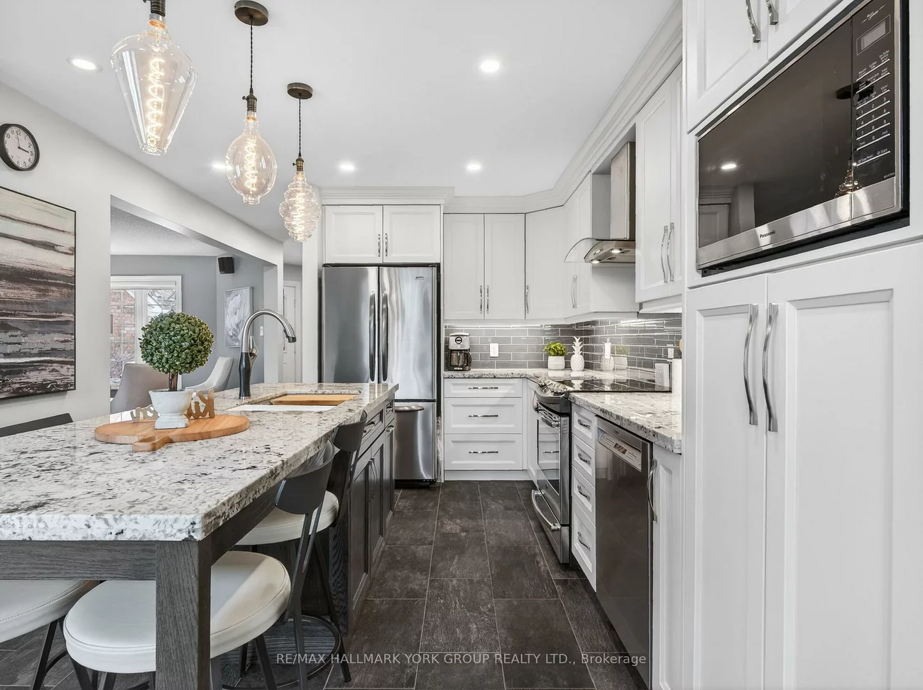 18, Rush, Bayview Wellington, Aurora