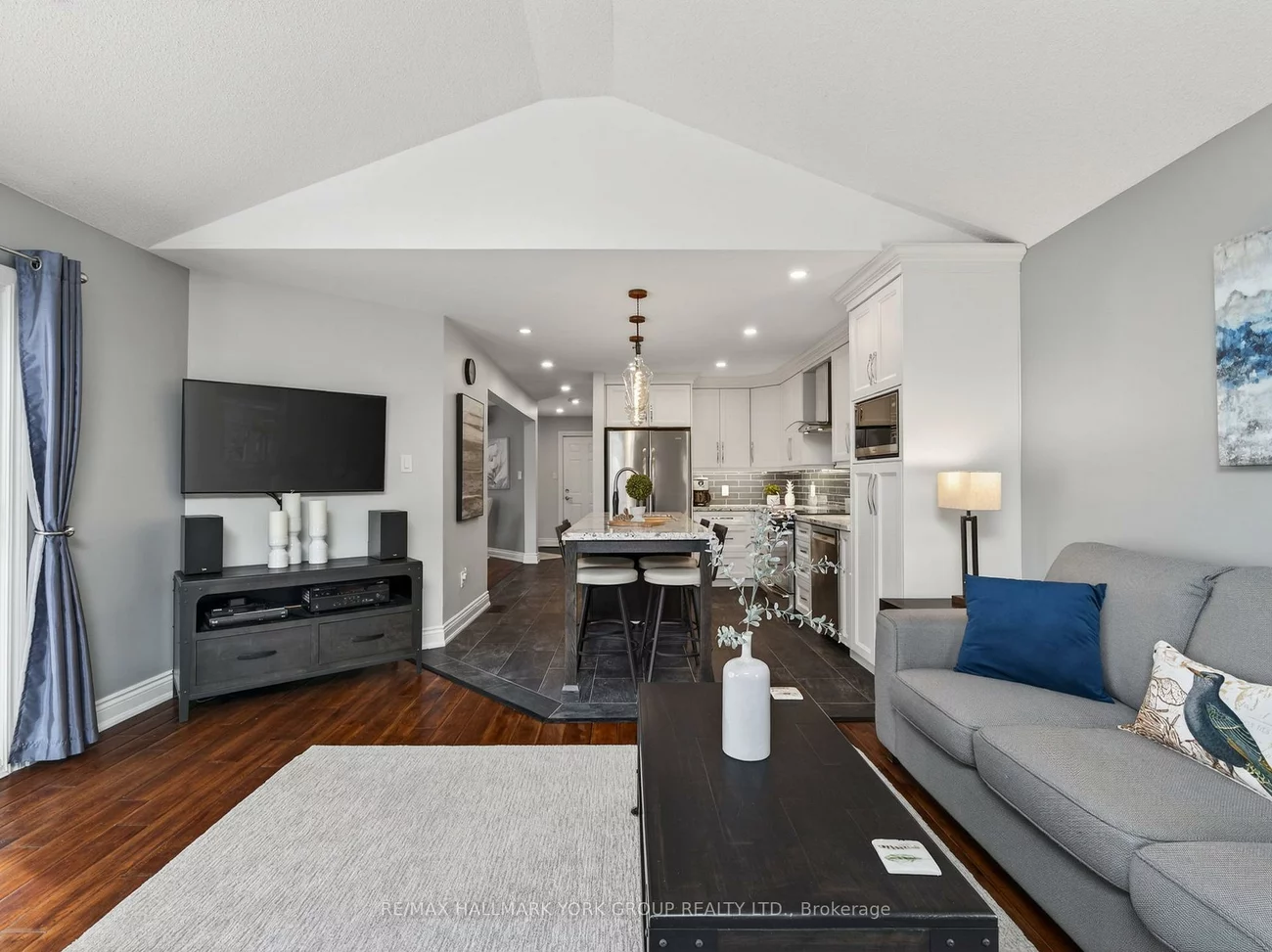 18, Rush, Bayview Wellington, Aurora