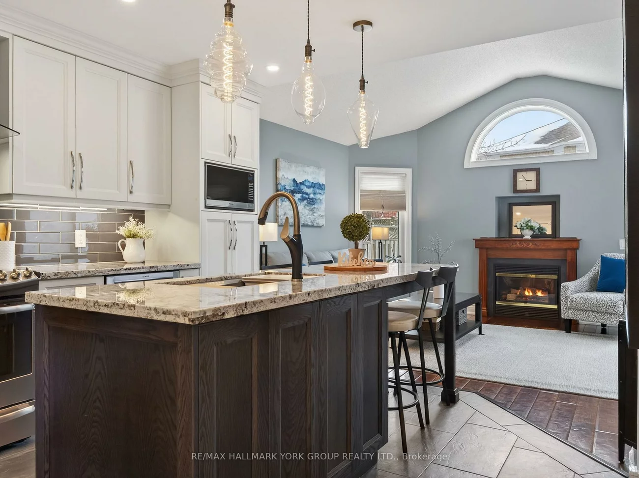 18, Rush, Bayview Wellington, Aurora