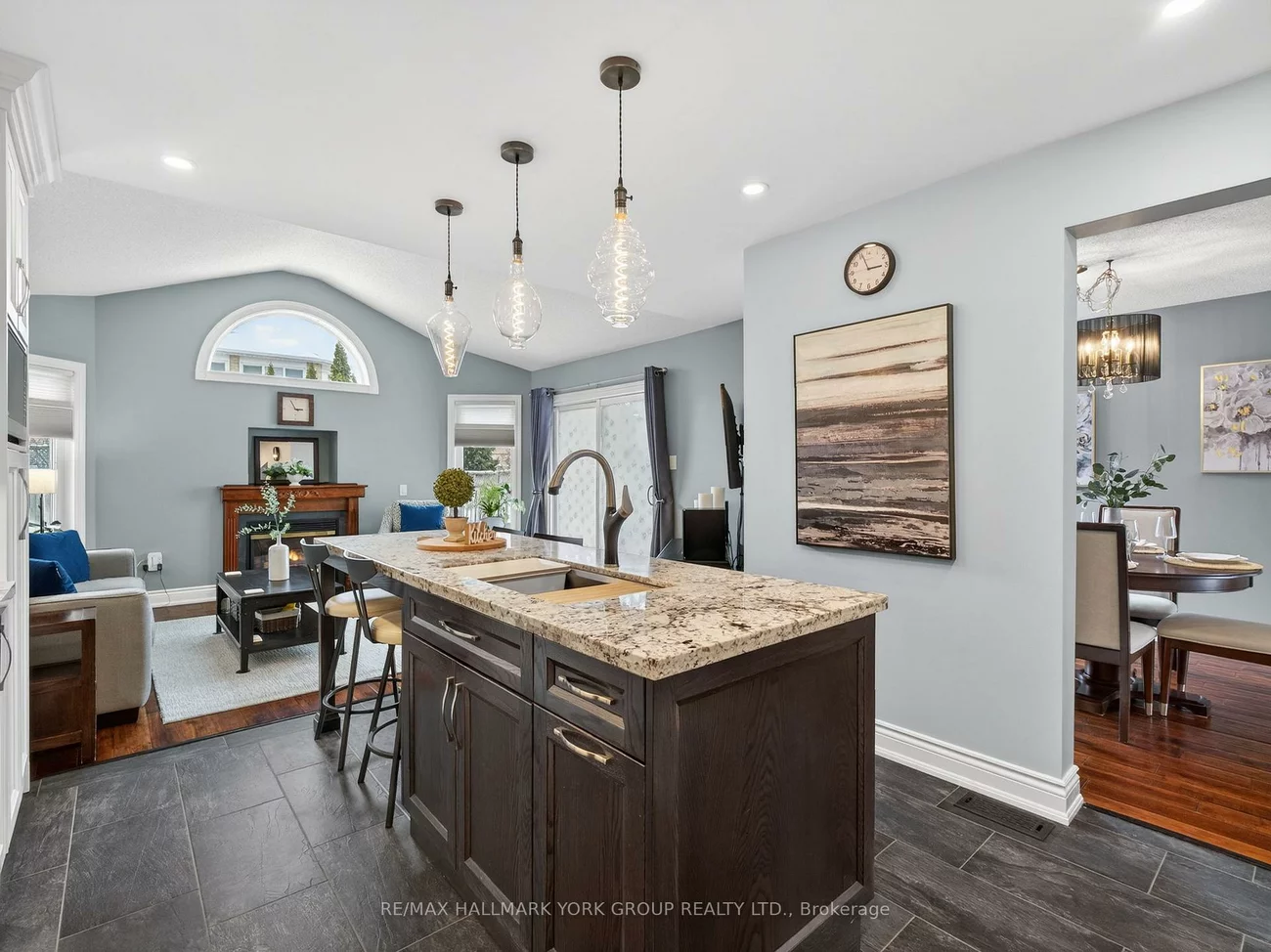 18, Rush, Bayview Wellington, Aurora