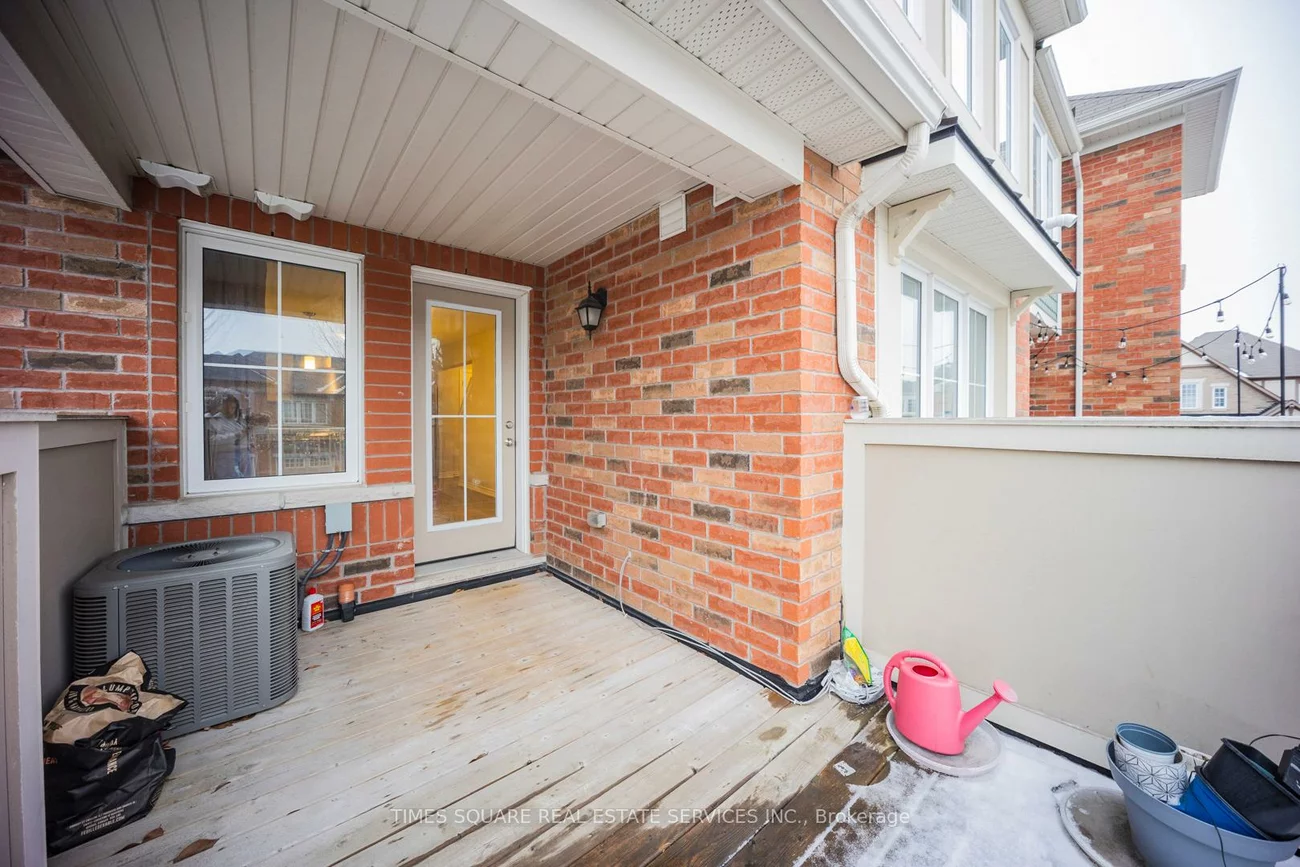 10, Stocks, Rural Aurora, Aurora