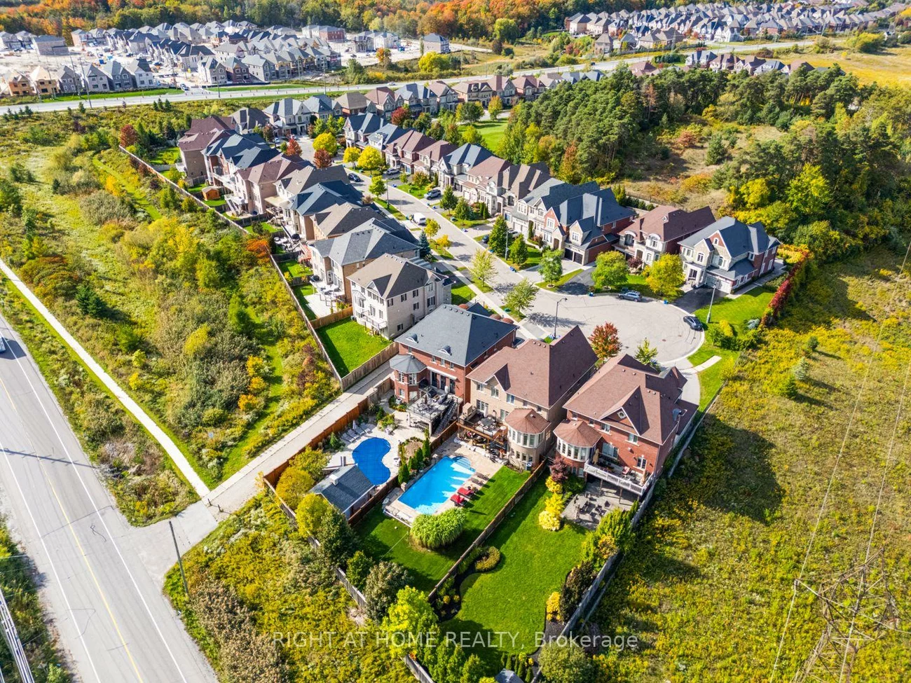 126, Vines, Bayview Southeast, Aurora