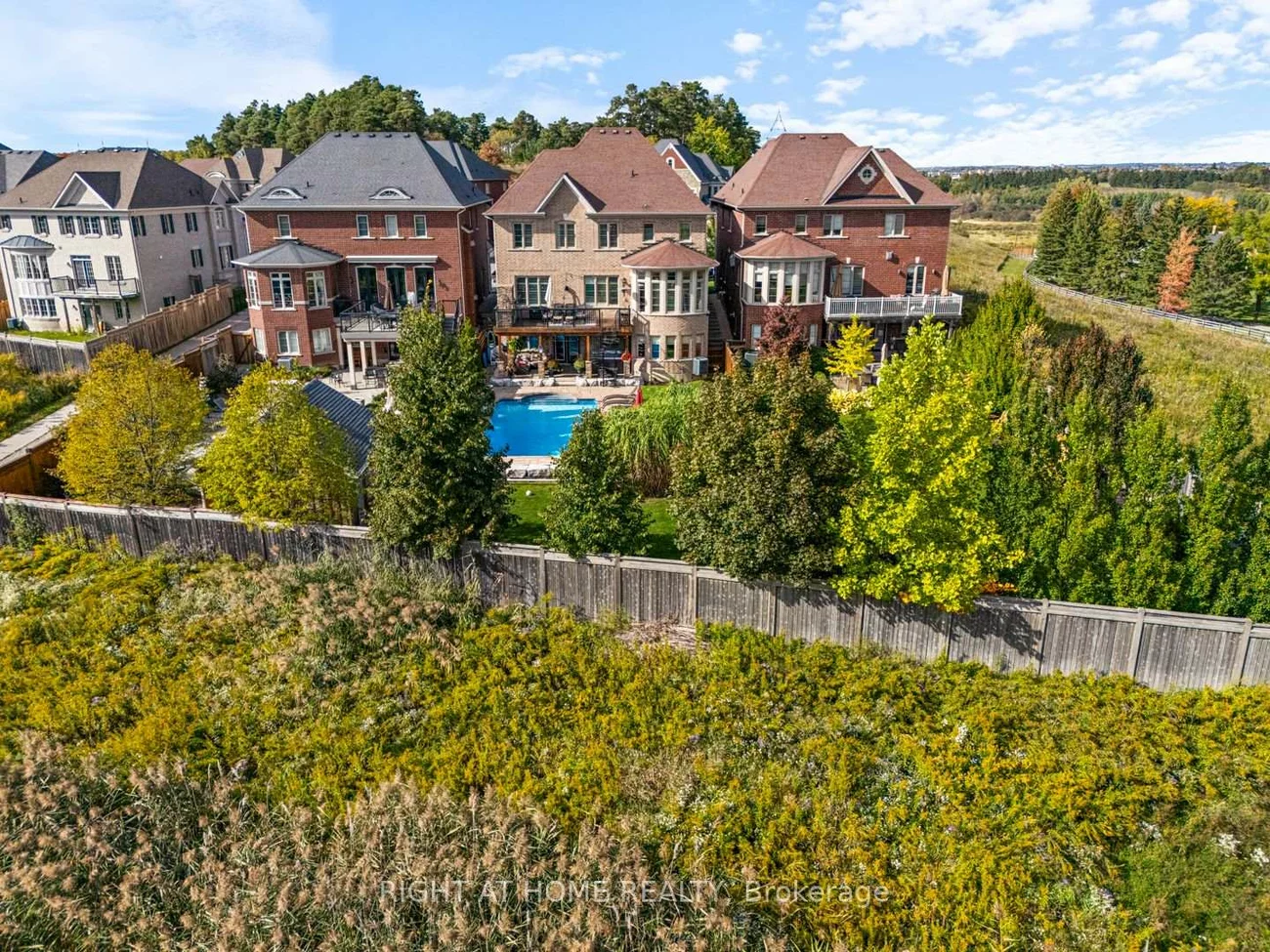 126, Vines, Bayview Southeast, Aurora