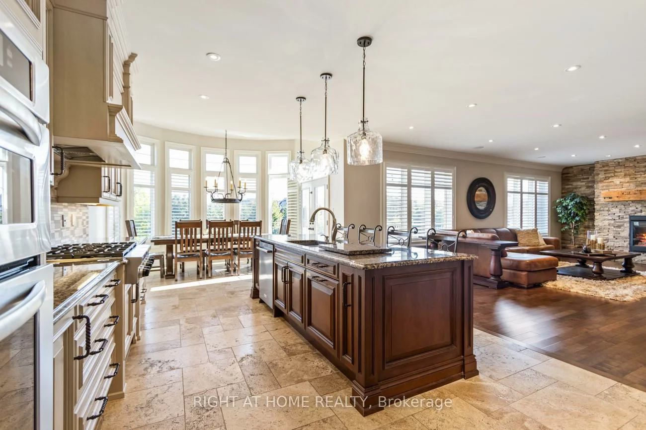 126, Vines, Bayview Southeast, Aurora