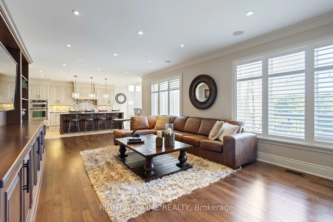 126, Vines, Bayview Southeast, Aurora