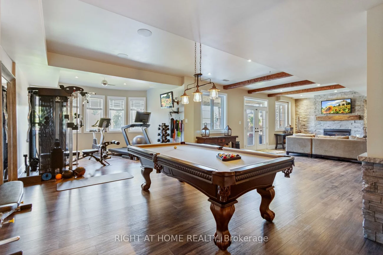 126, Vines, Bayview Southeast, Aurora