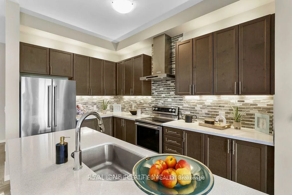 240, Elyse, Bayview Northeast, Aurora