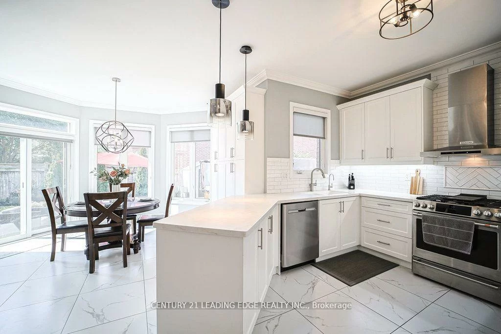 204, Ivy Jay, Bayview Northeast, Aurora