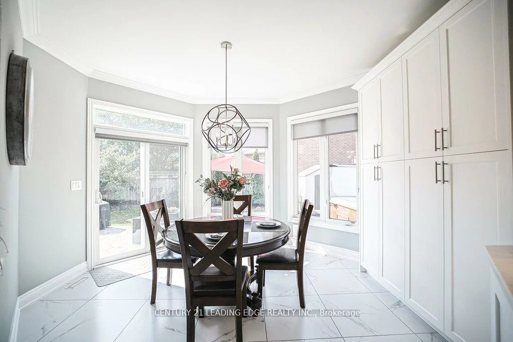 204, Ivy Jay, Bayview Northeast, Aurora