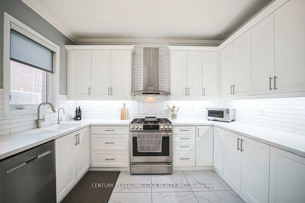 204, Ivy Jay, Bayview Northeast, Aurora