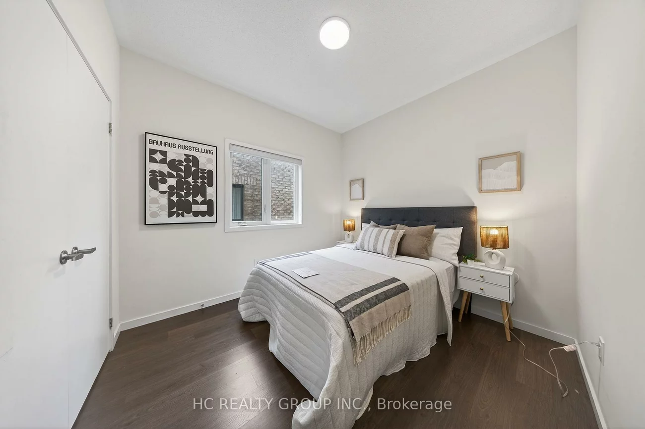 1240, Wellington, Bayview Northeast, Aurora