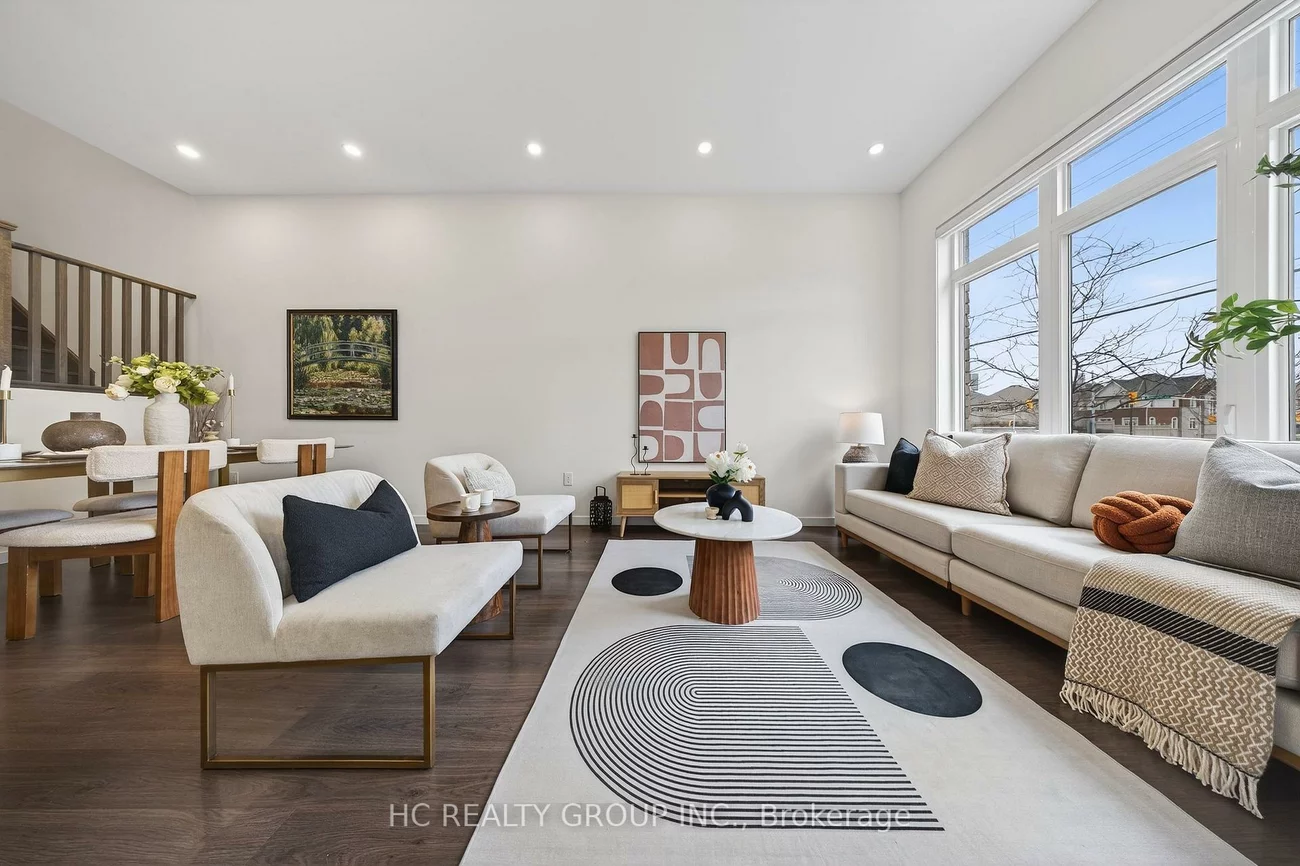 1240, Wellington, Bayview Northeast, Aurora