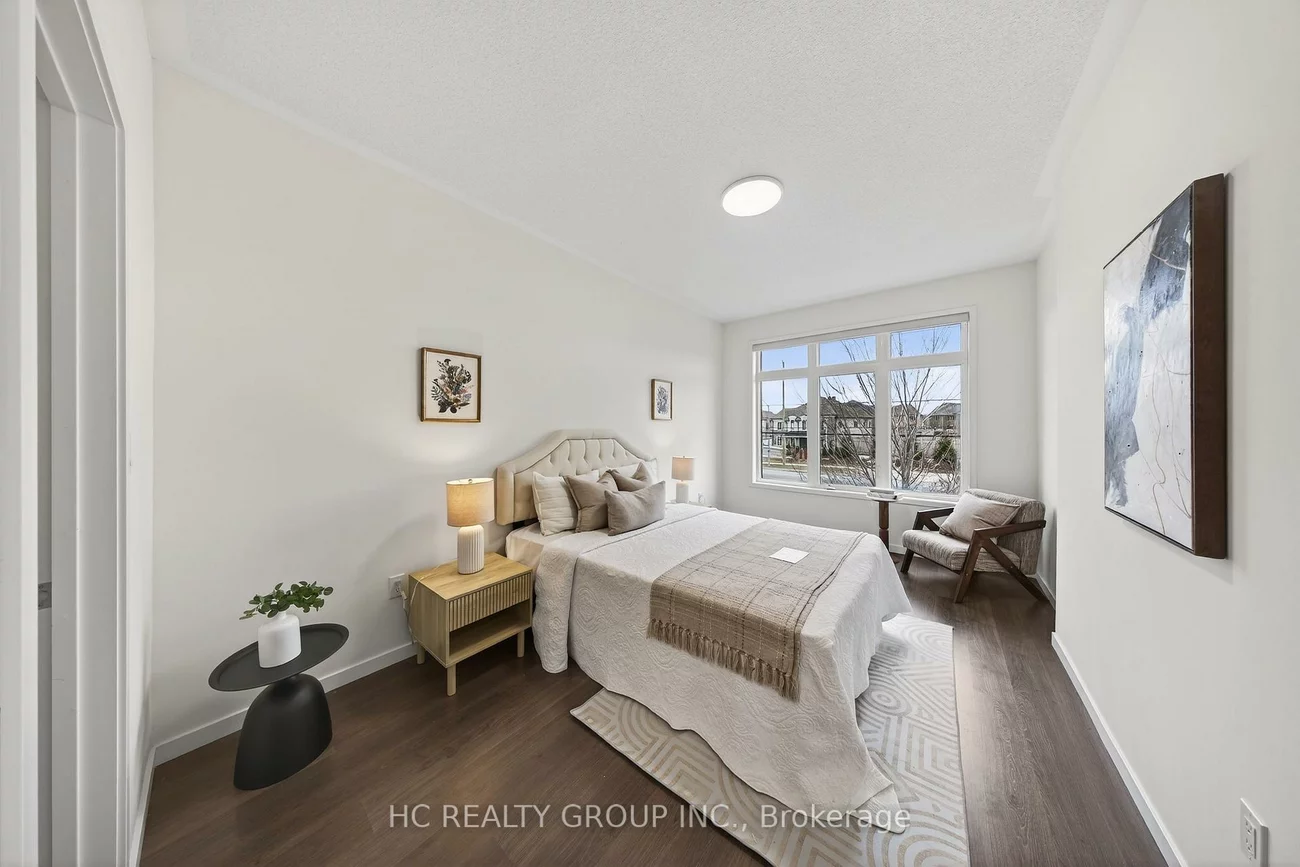 1240, Wellington, Bayview Northeast, Aurora