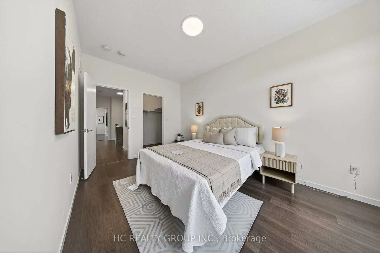 1240, Wellington, Bayview Northeast, Aurora