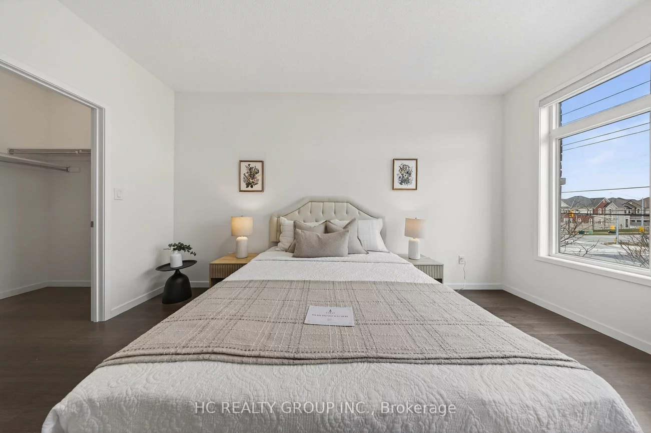 1240, Wellington, Bayview Northeast, Aurora