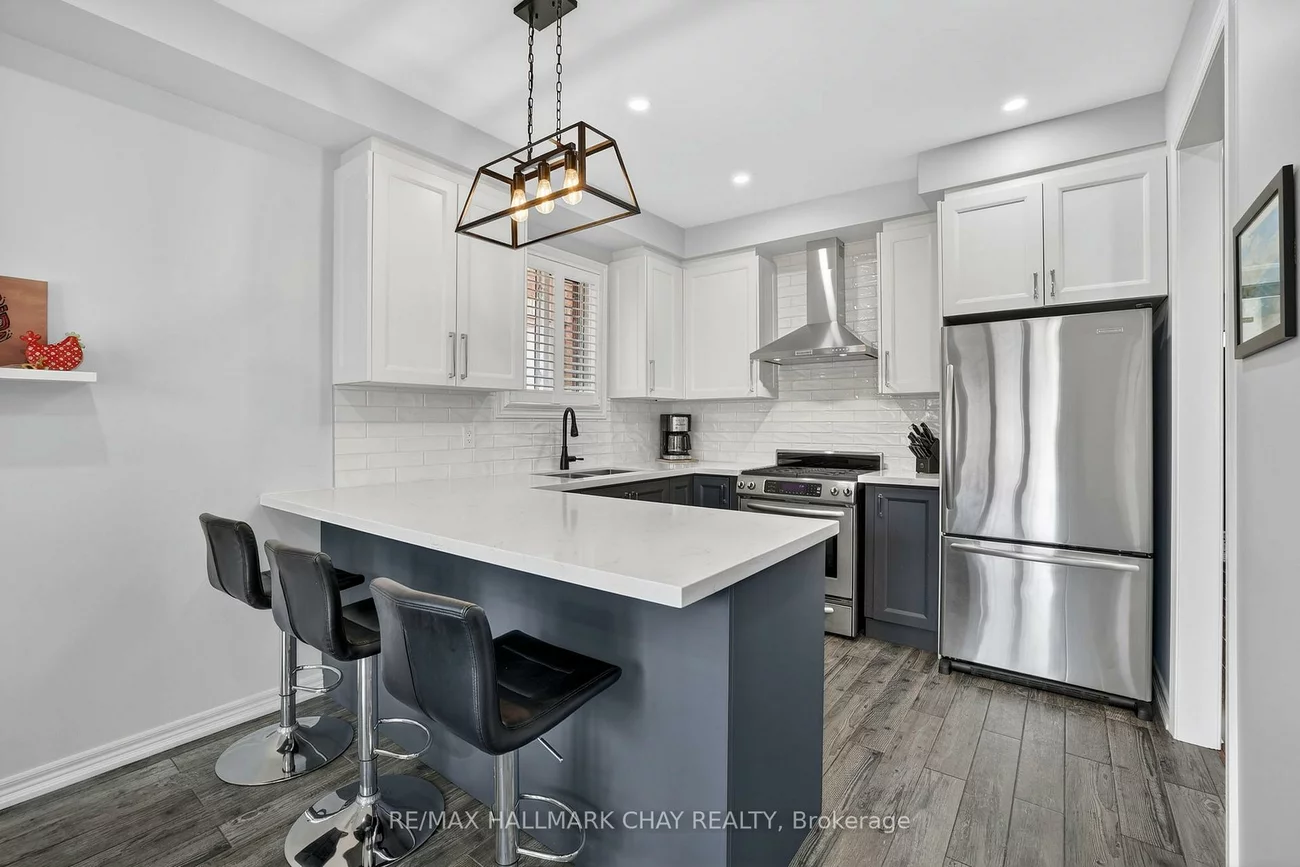 110, Birkshire, Bayview Wellington, Aurora