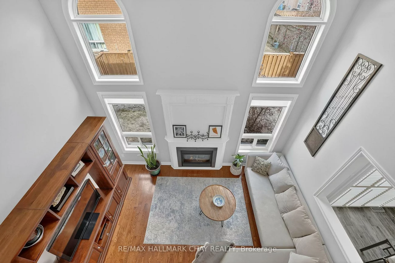 110, Birkshire, Bayview Wellington, Aurora