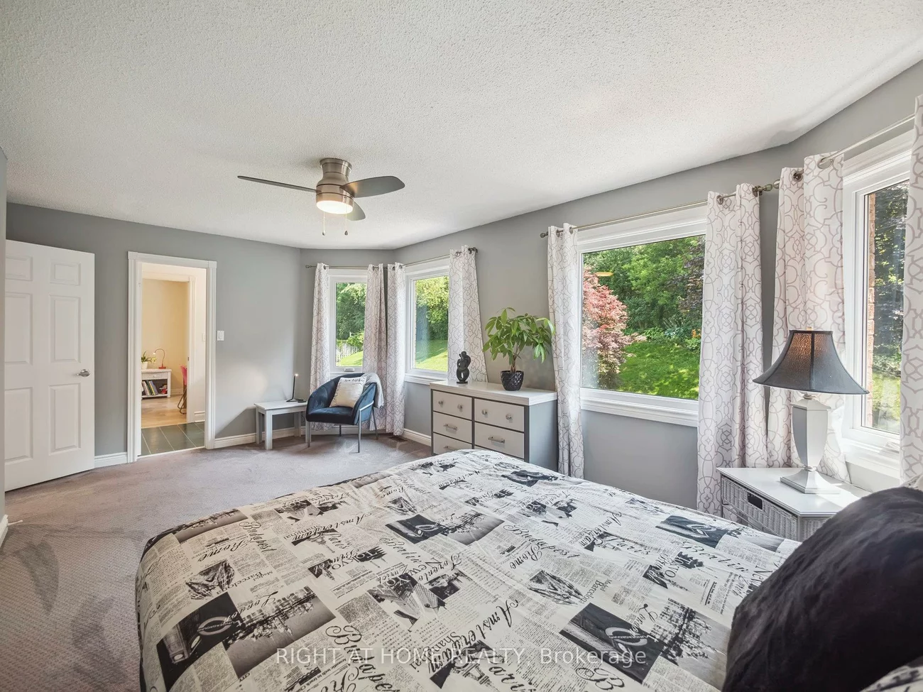 100, Carlyle, Aurora Highlands, Aurora