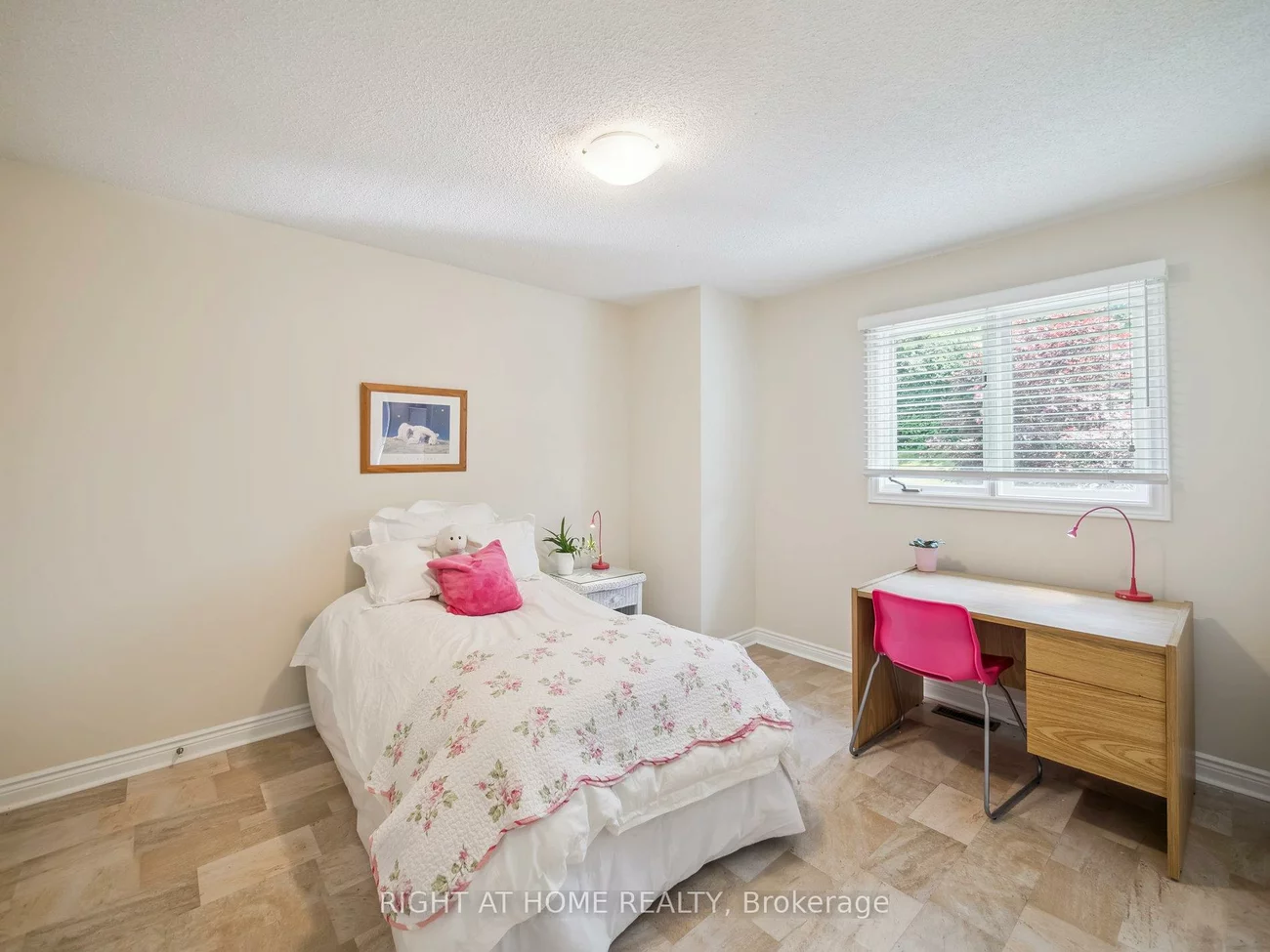 100, Carlyle, Aurora Highlands, Aurora