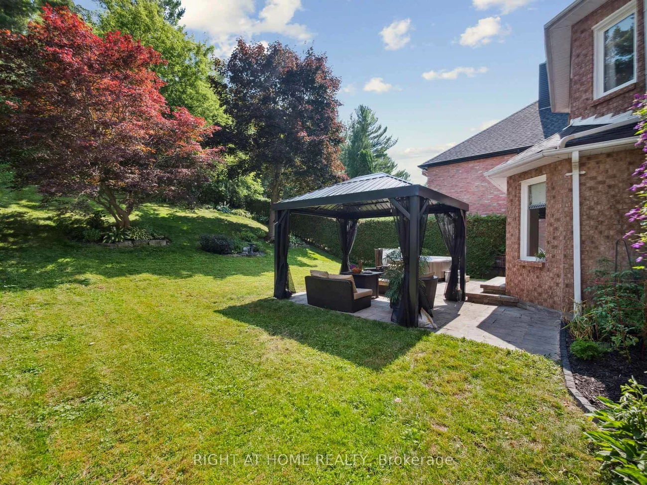 100, Carlyle, Aurora Highlands, Aurora