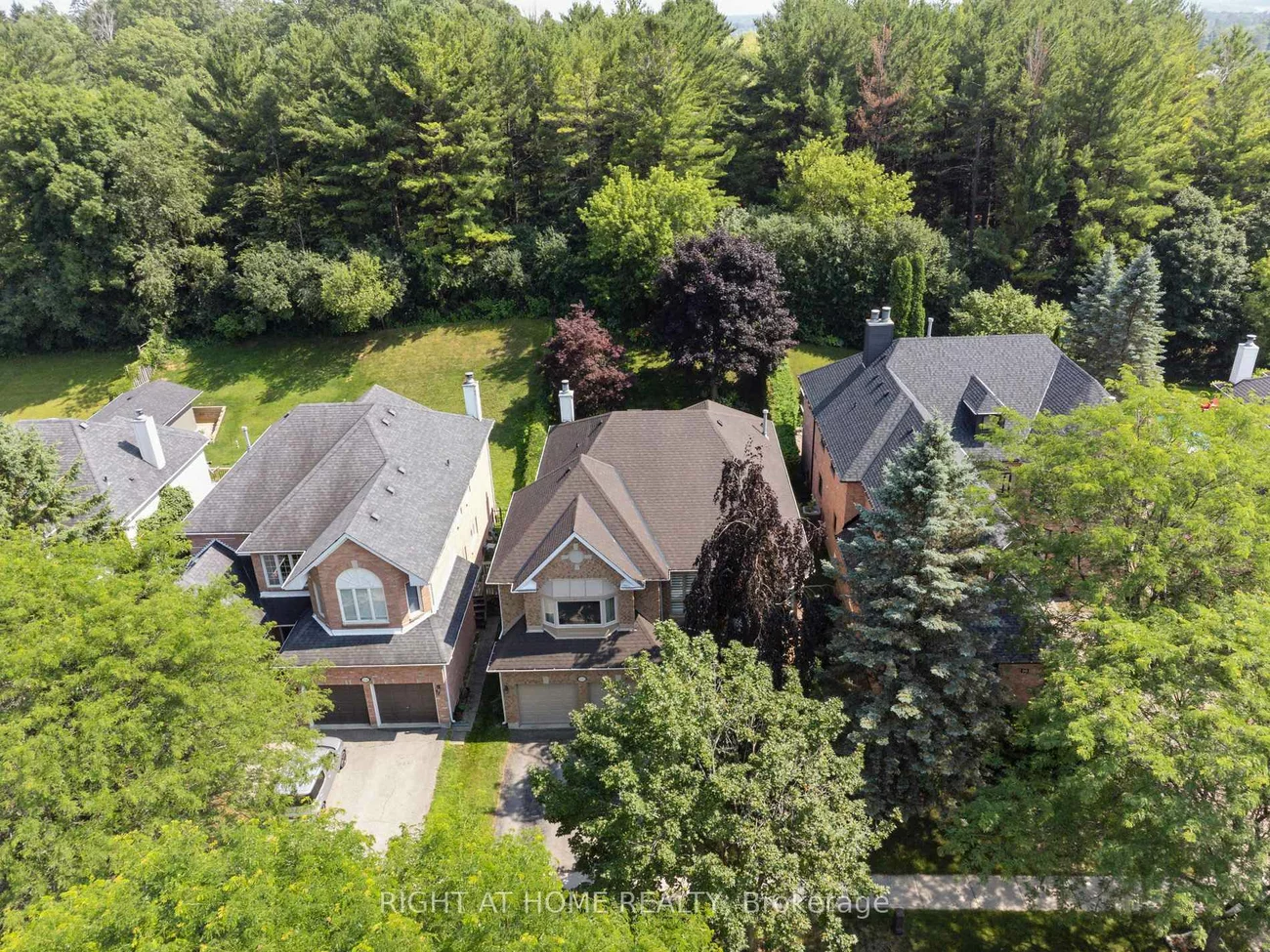 100, Carlyle, Aurora Highlands, Aurora