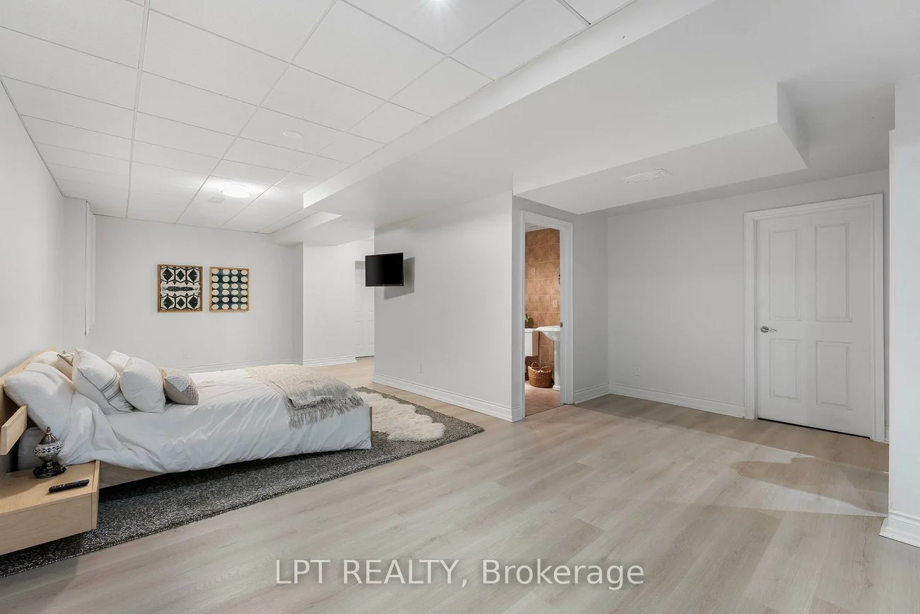 112, Tyler, Aurora Village, Aurora