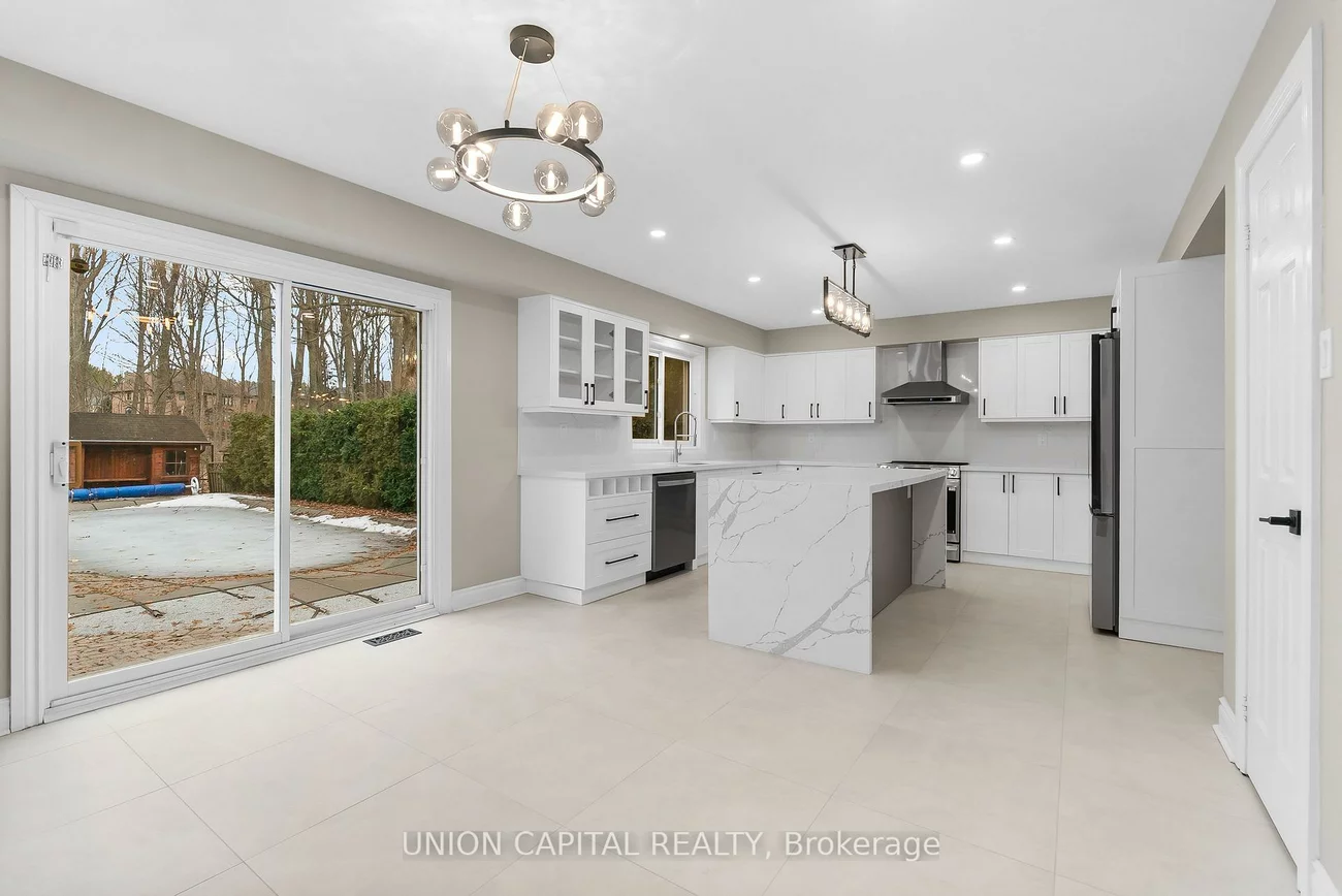 86, Charing, Aurora Highlands, Aurora