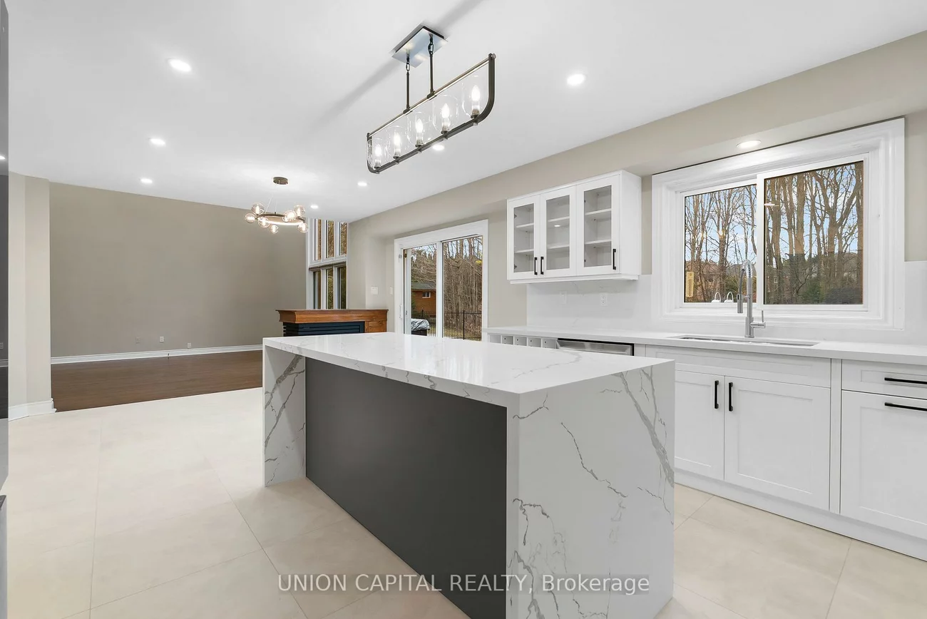 86, Charing, Aurora Highlands, Aurora