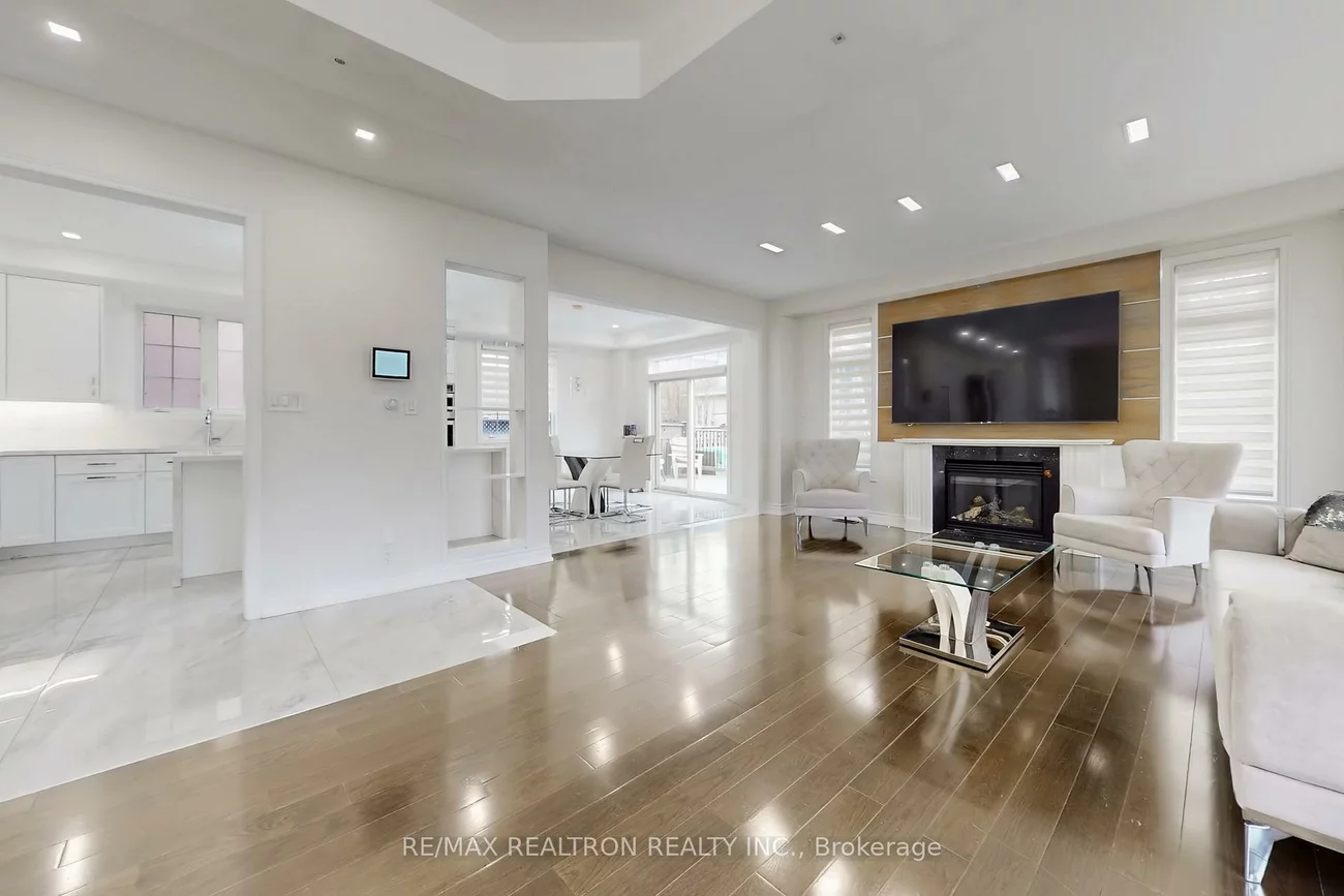 17, Delattaye, Bayview Northeast, Aurora