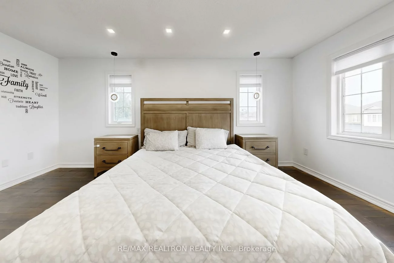 17, Delattaye, Bayview Northeast, Aurora