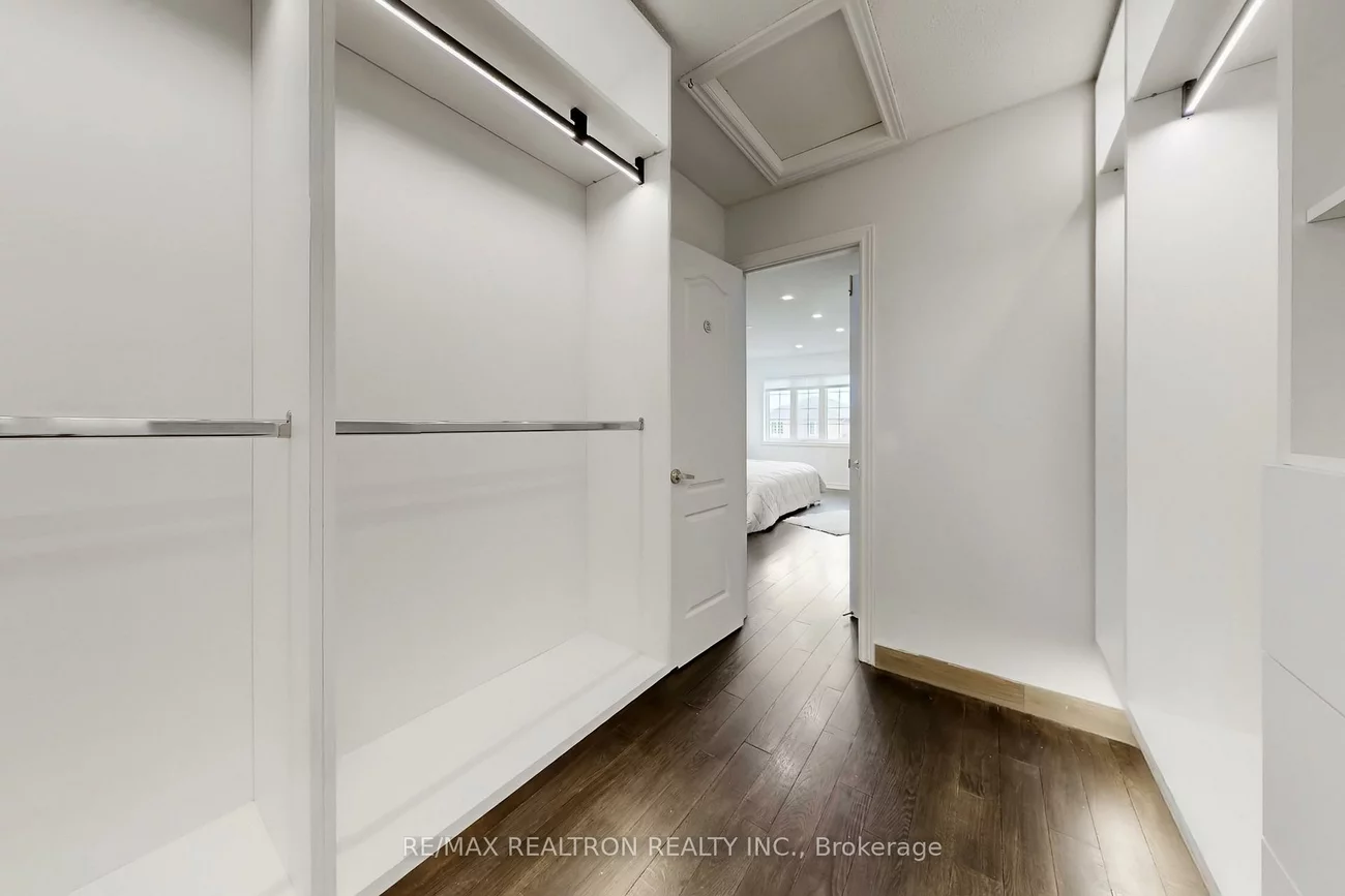 17, Delattaye, Bayview Northeast, Aurora