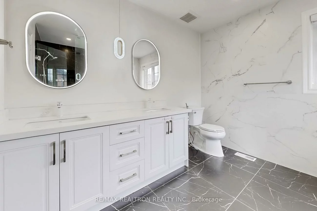 17, Delattaye, Bayview Northeast, Aurora