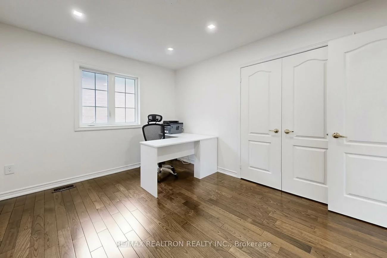 17, Delattaye, Bayview Northeast, Aurora