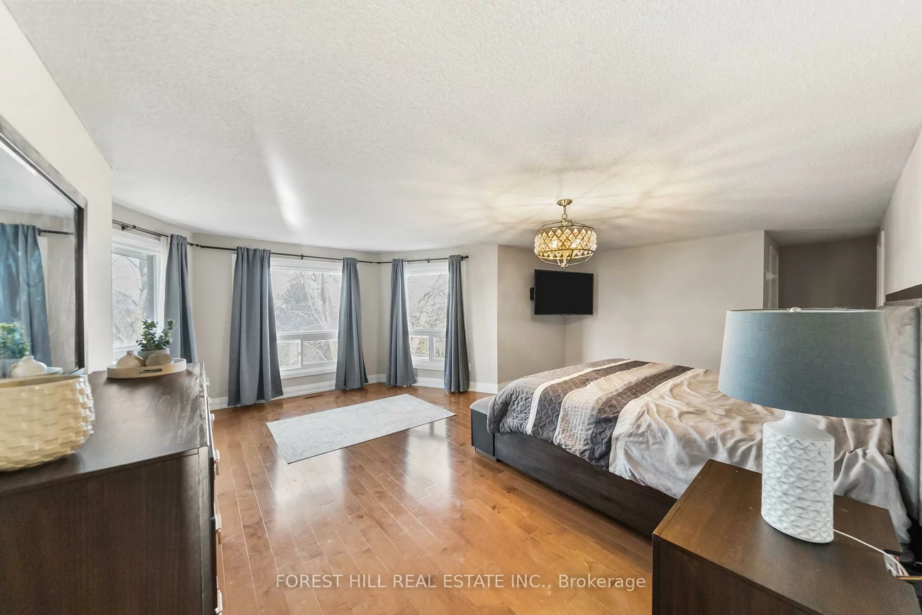 14, Valley, Aurora Heights, Aurora