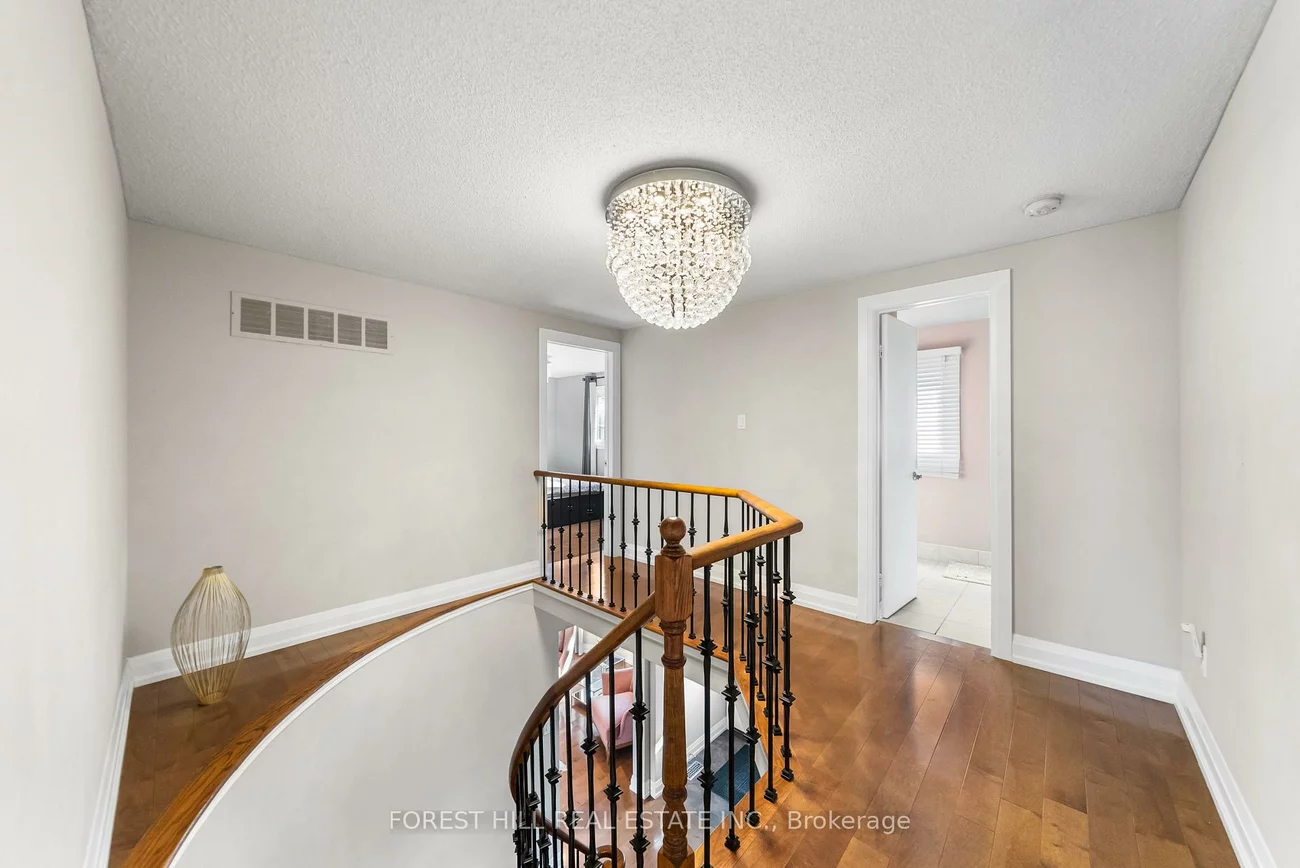 14, Valley, Aurora Heights, Aurora