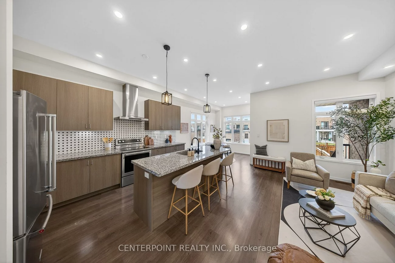 1240, Wellington, Bayview Northeast, Aurora