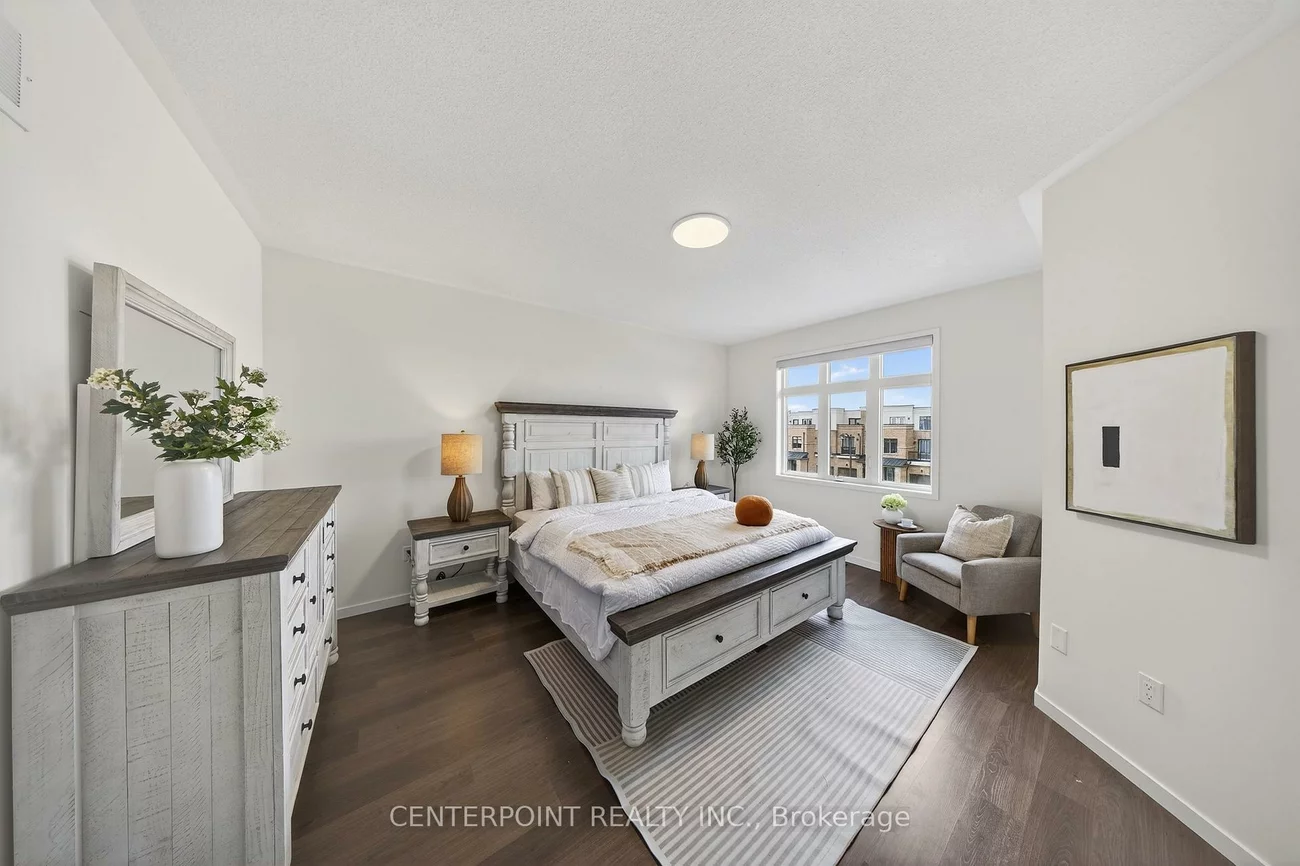 1240, Wellington, Bayview Northeast, Aurora