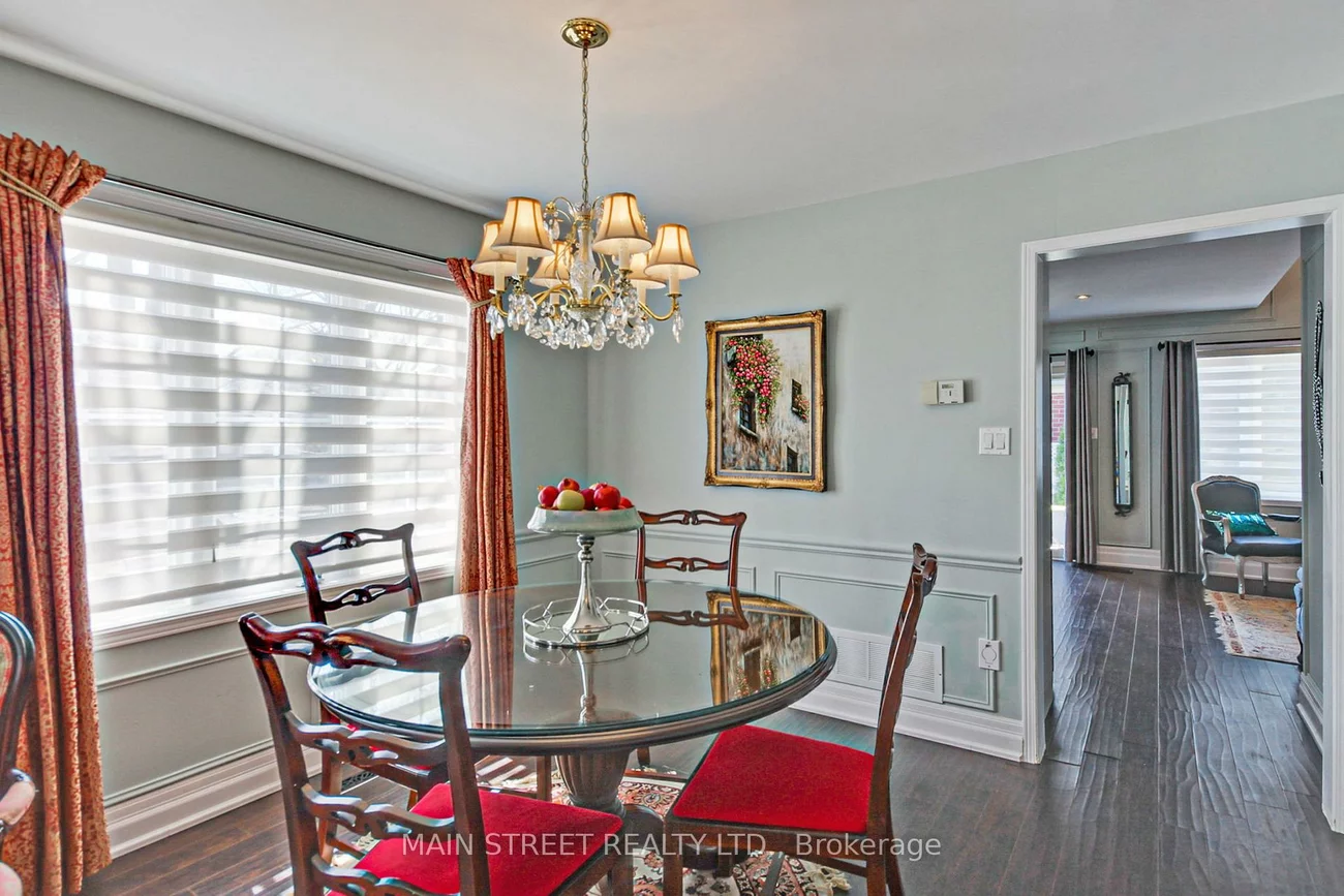108, Hollandview, Bayview Wellington, Aurora