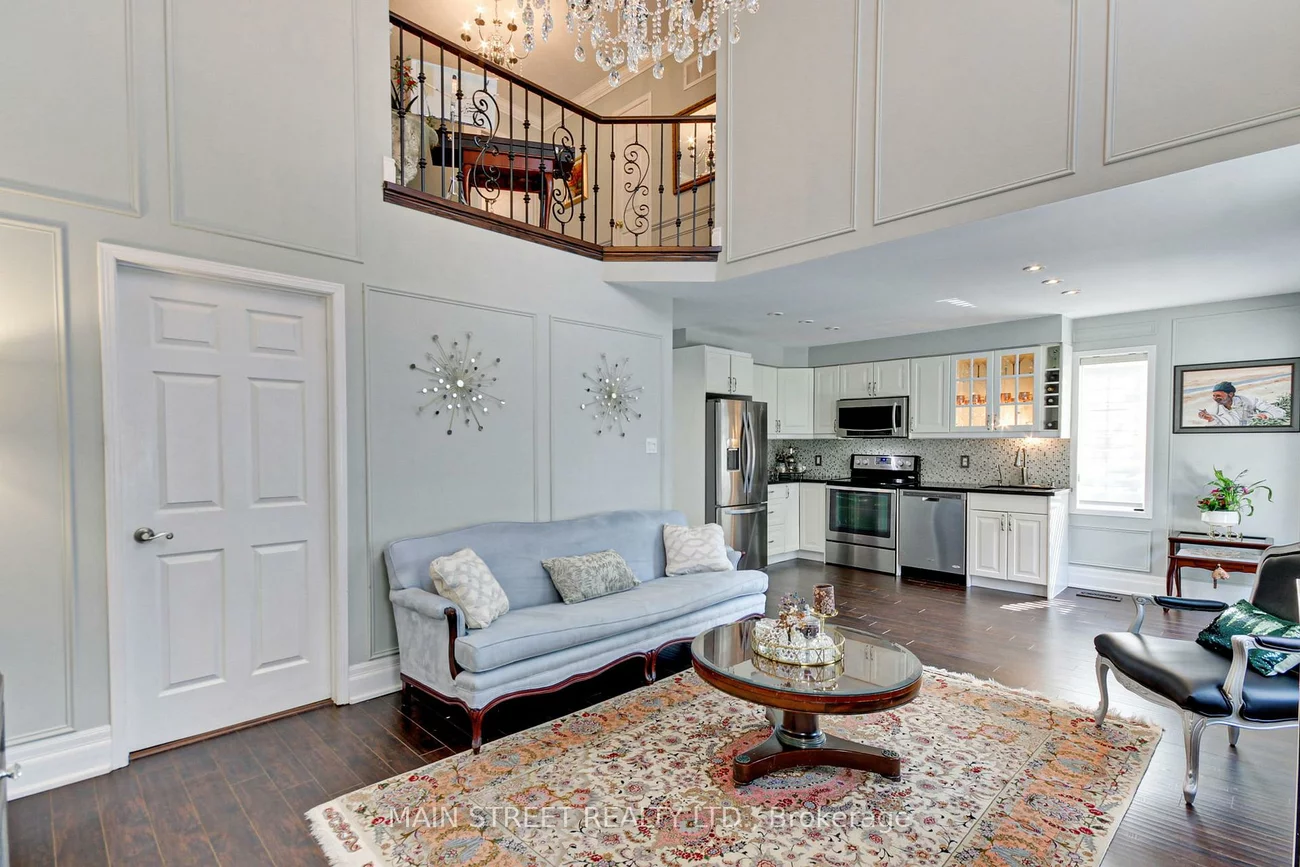 108, Hollandview, Bayview Wellington, Aurora