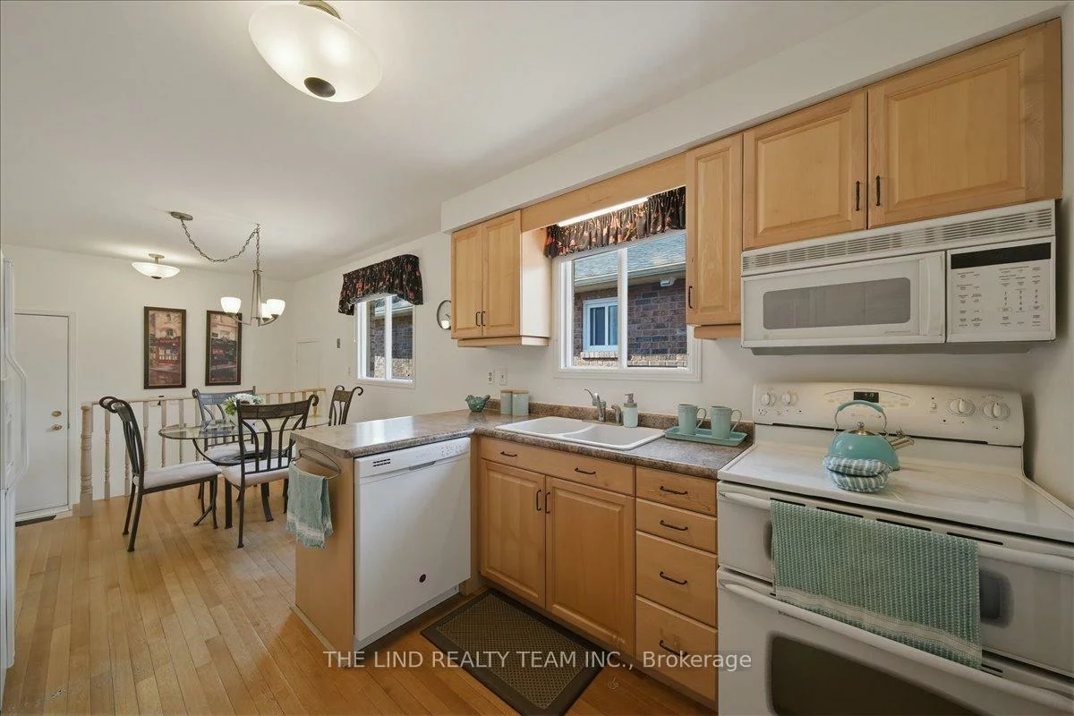 17, April, Aurora Heights, Aurora