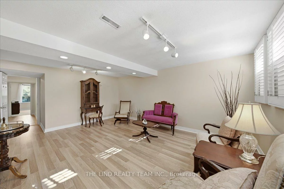 17, April, Aurora Heights, Aurora