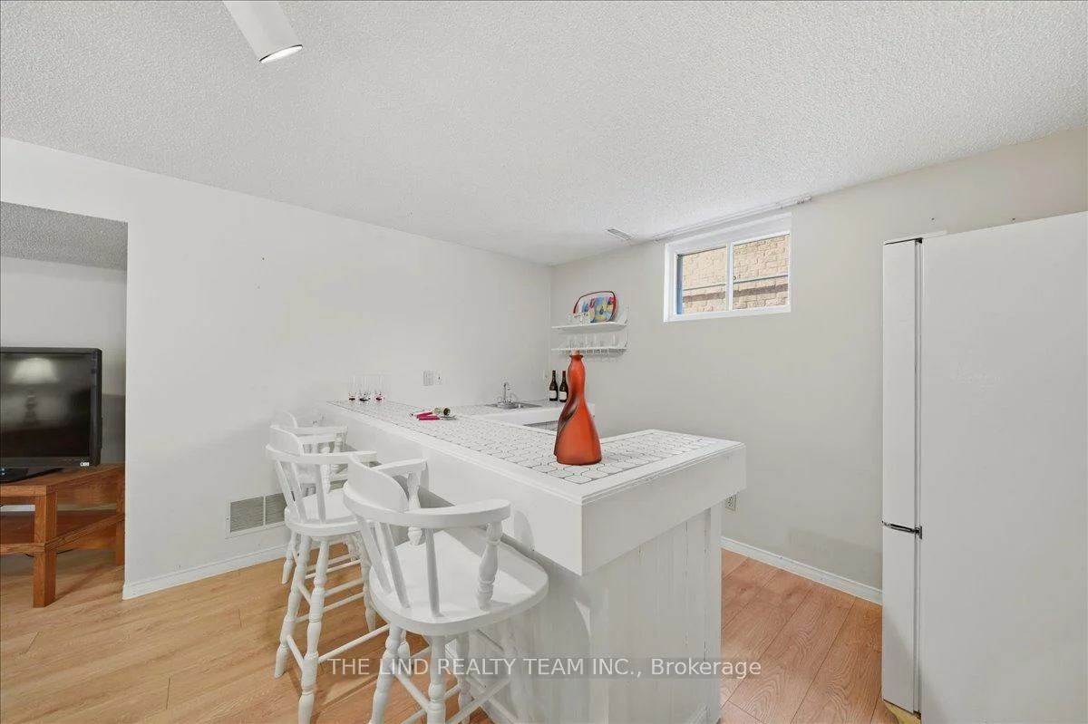 17, April, Aurora Heights, Aurora