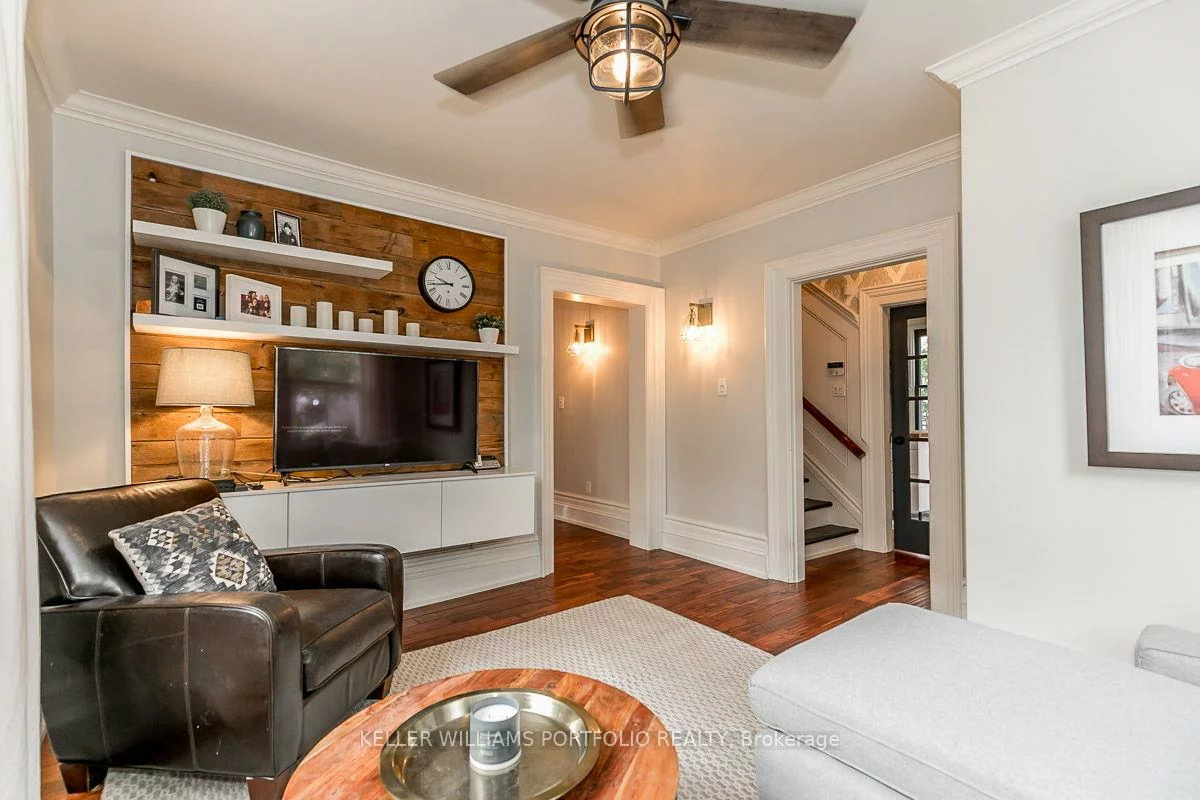 27, Catherine, Aurora Village, Aurora