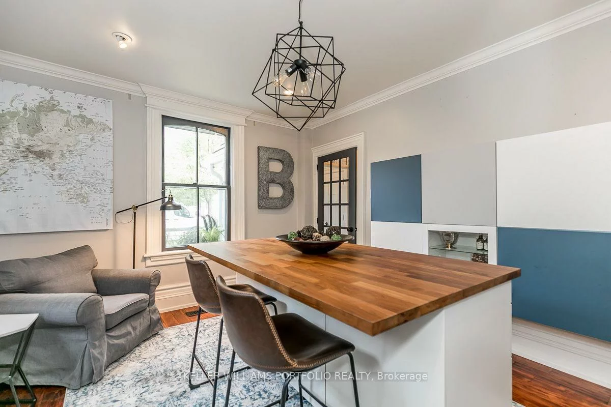 27, Catherine, Aurora Village, Aurora