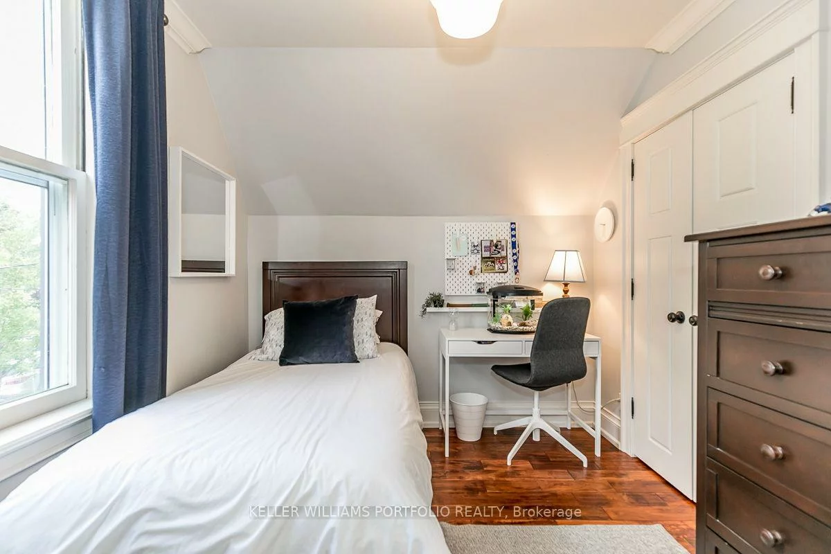 27, Catherine, Aurora Village, Aurora